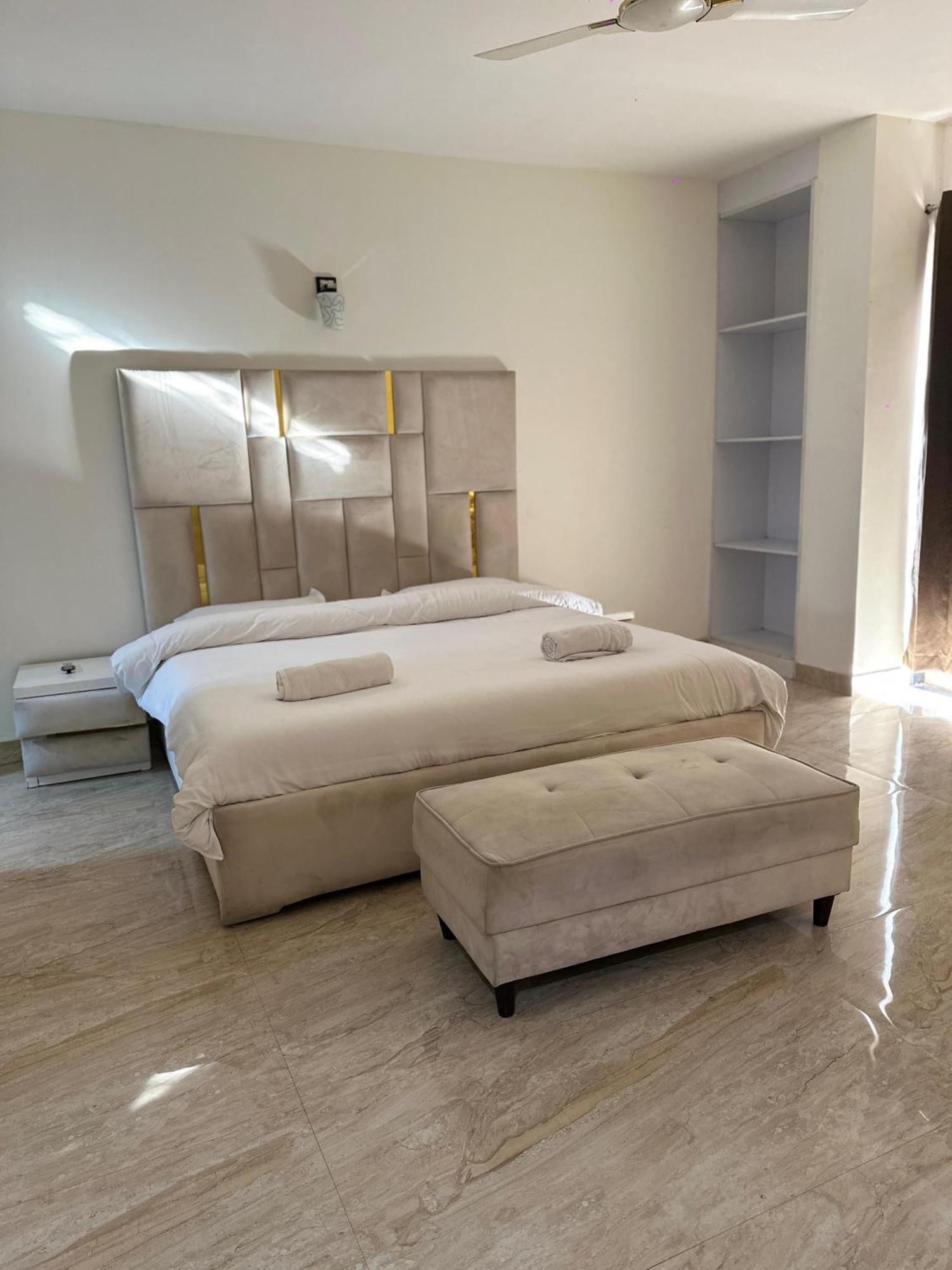 Sky Villa With Private Pool Noida Extérieur photo