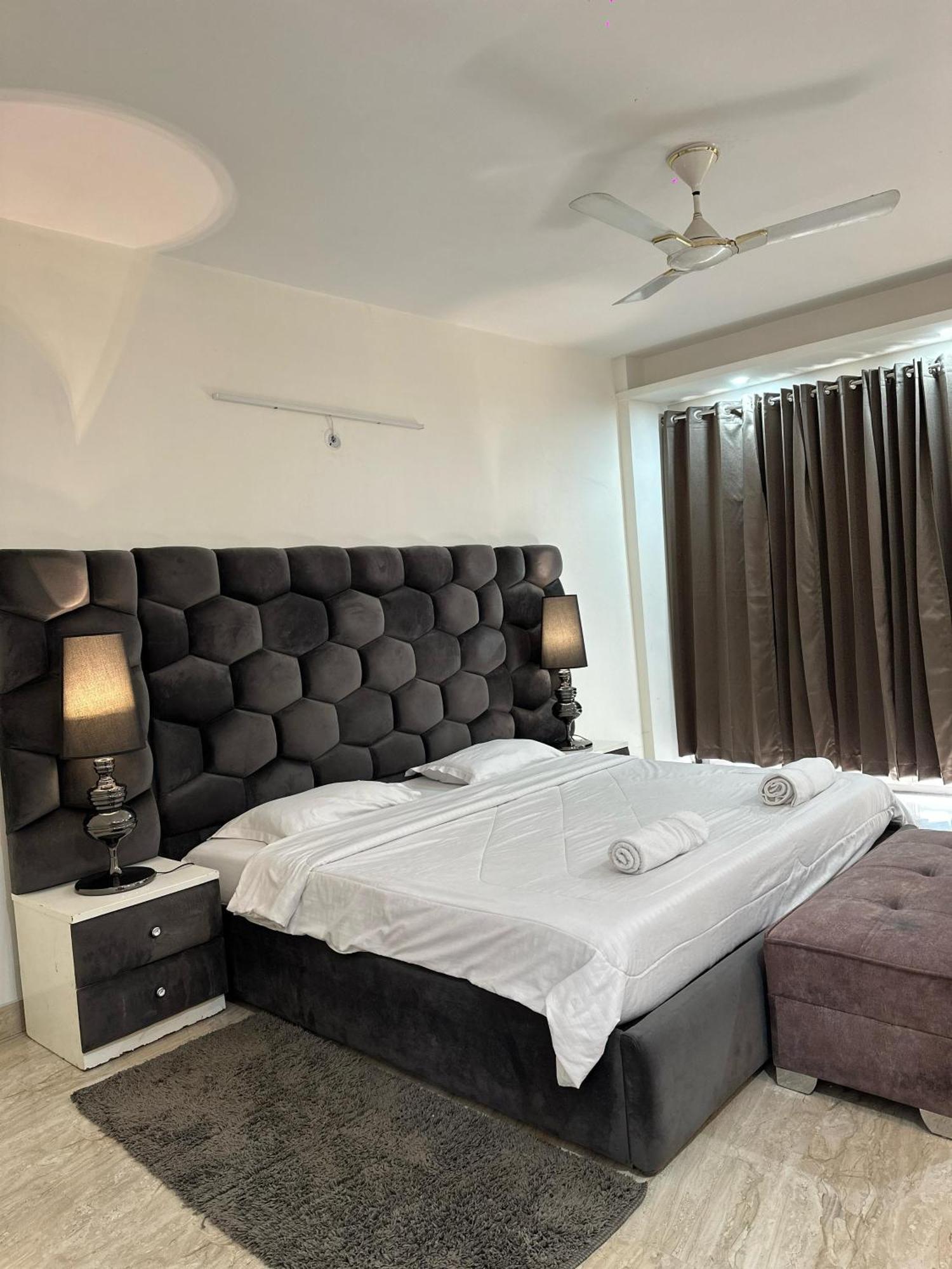 Sky Villa With Private Pool Noida Extérieur photo