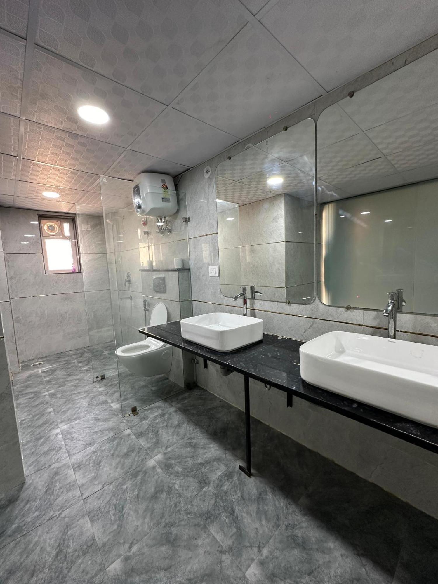 Sky Villa With Private Pool Noida Extérieur photo